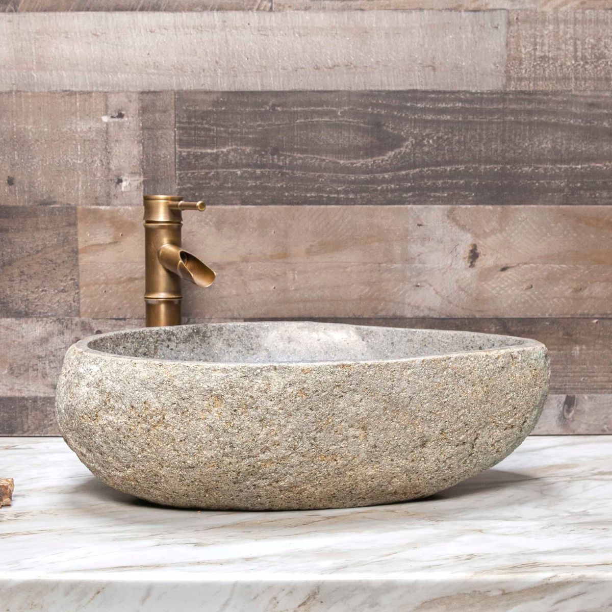 Мивка от естествен речен камък