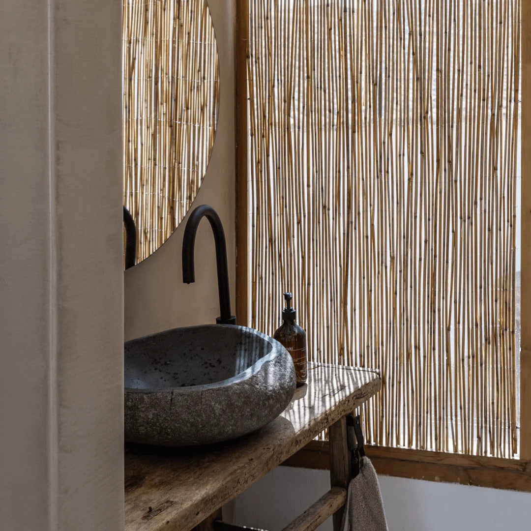 Мивка от естествен речен камък