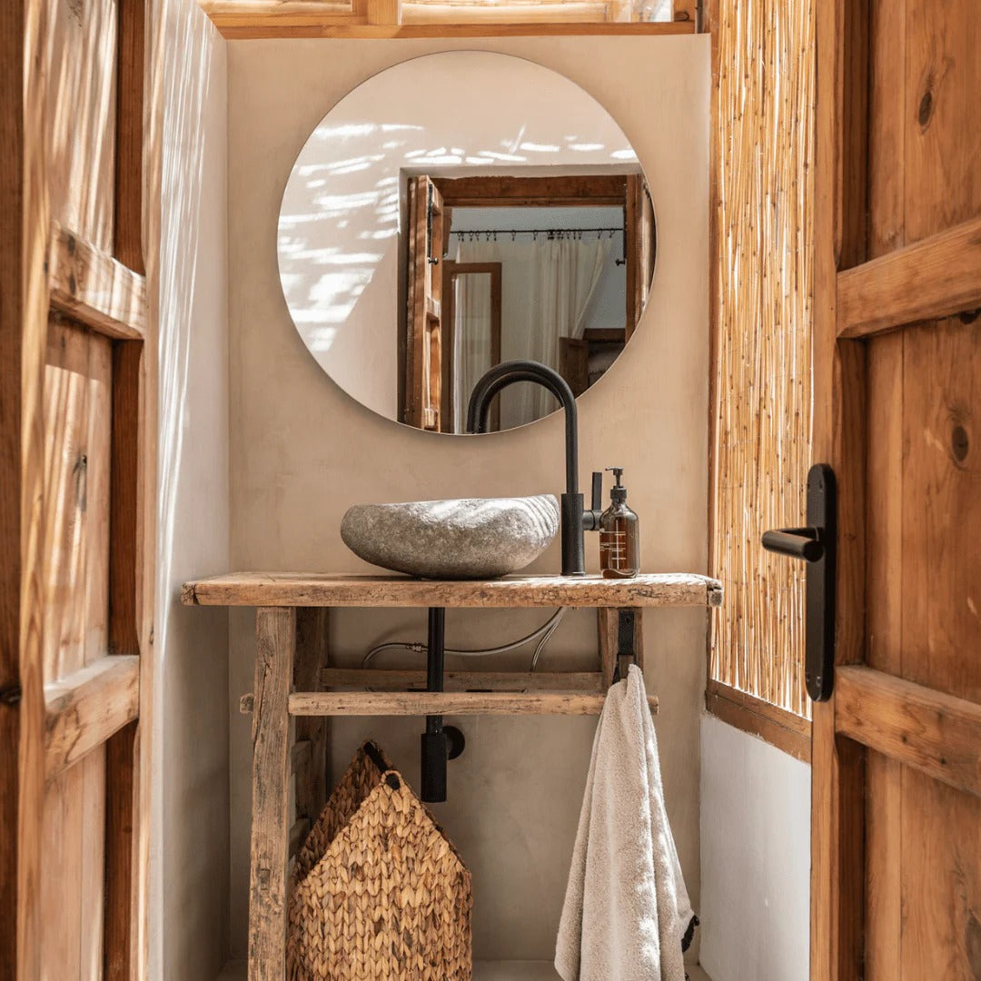 Мивка от естествен речен камък